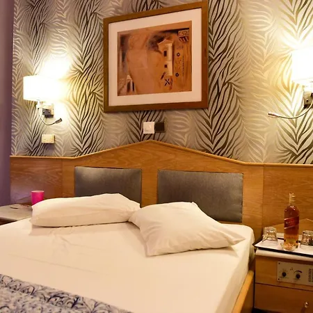 Eva Hotel