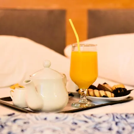 Eva Hotel Pireu