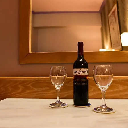 Hotel Eva Pireu