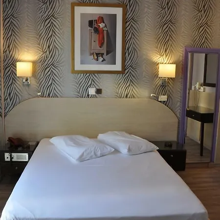 Eva Hotel Pireu